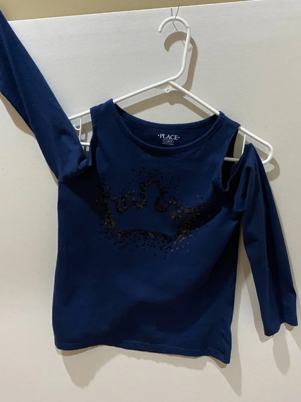 Cut-out shoulder crown top navy blue size 10